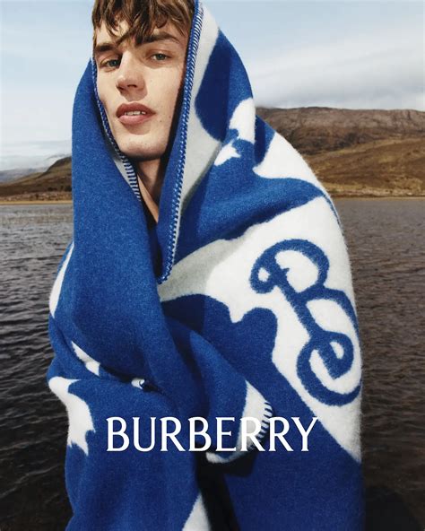 burberry autumn winter 2023|burberry knight blue winter.